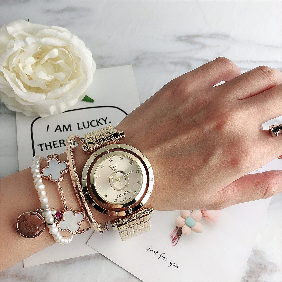 P A N D O R A Moments Glamour